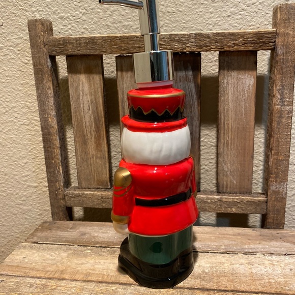 Nutcracker Soap Dispenser, Christmas Nutcracker Soap Dispenser, Soap Dispenser - Picture 10 of 16